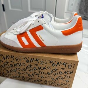 NWT Women’s Back 70 sz 38, white/orange